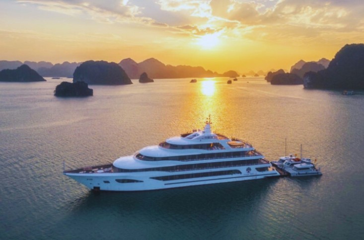 Scarlet Pearl Cruise Boat In  Halong Bay Lan Ha Bay